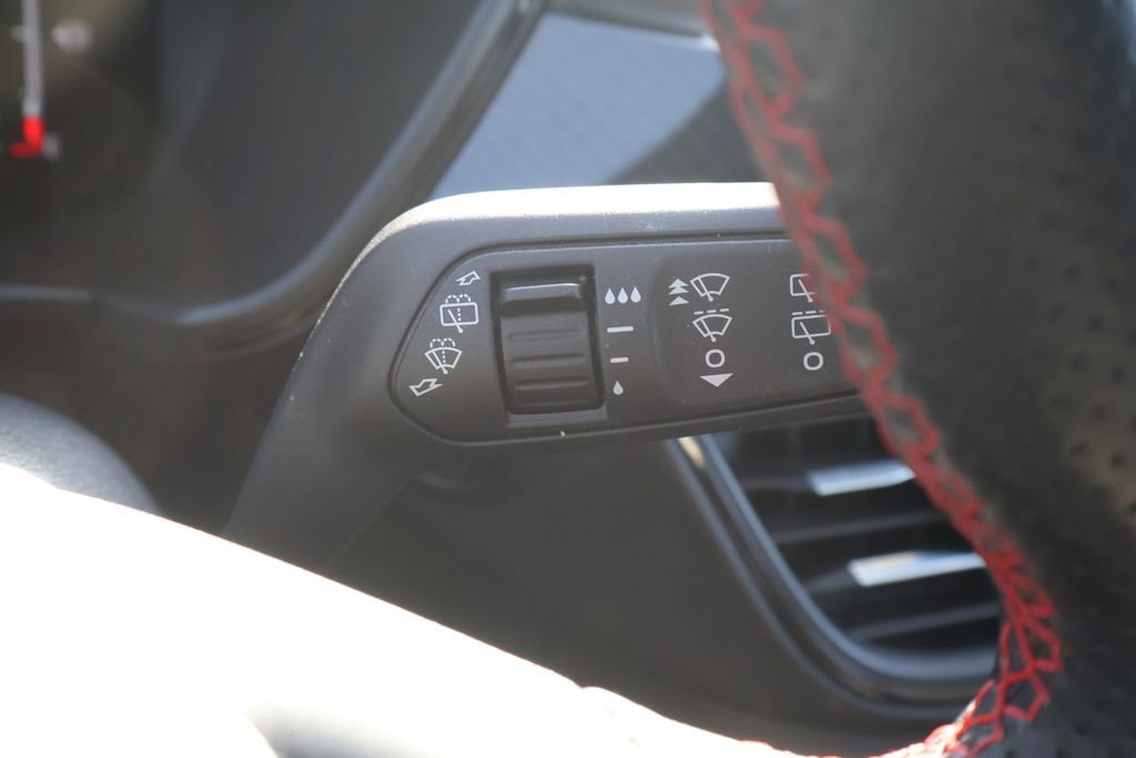 Used 2024 Ford Escape ST-Line image 24