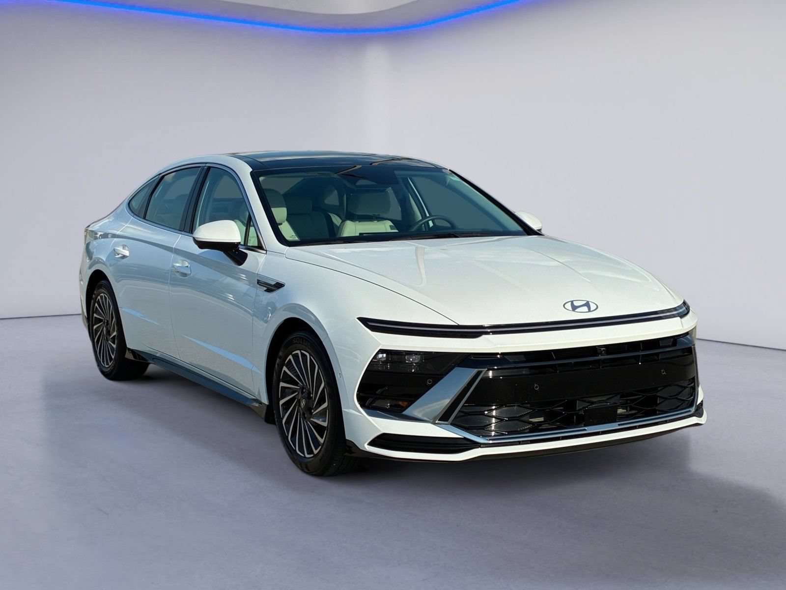 Certified 2026 Hyundai Sonata Limited FWD image 5