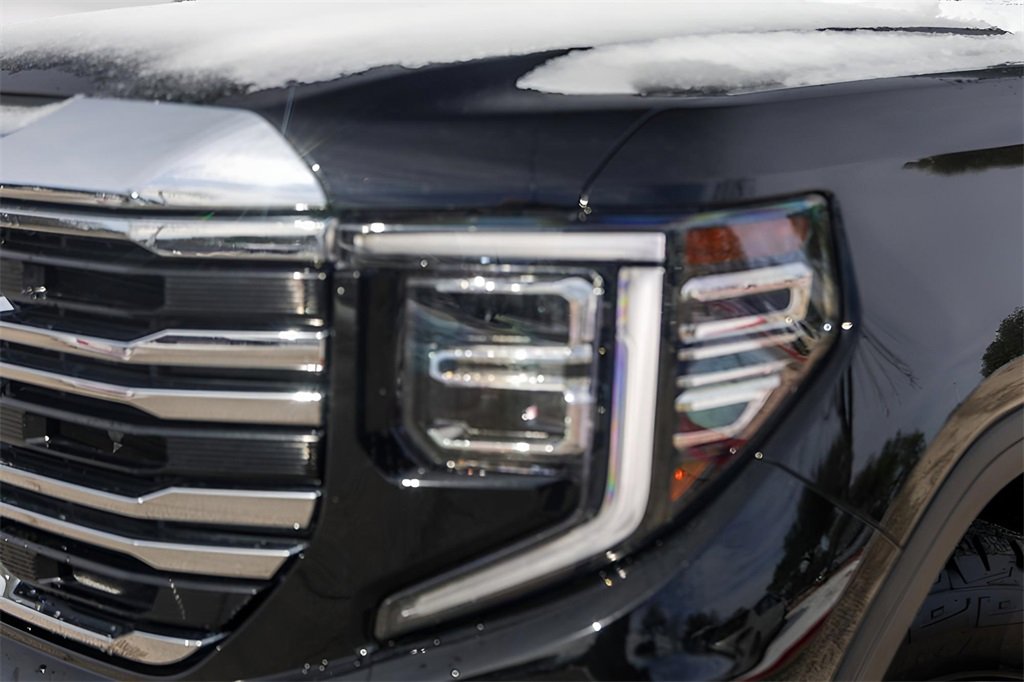 Used 2024 GMC Sierra 1500 SLT image 3