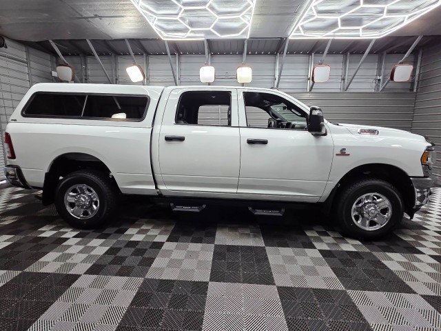 Used 2024 RAM 3500 Tradesman w/ Chrome Appearance Group AWD/4WD image 10