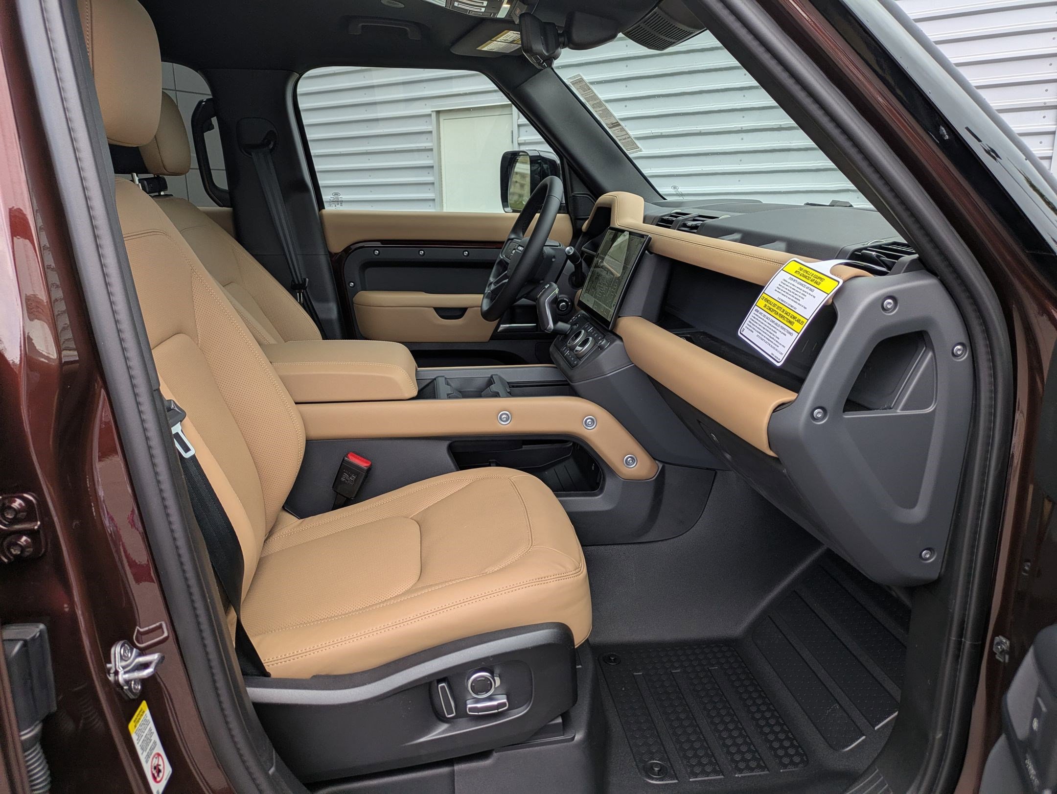 New 2026 Land Rover Defender 130 X-Dynamic SE AWD/4WD image 30