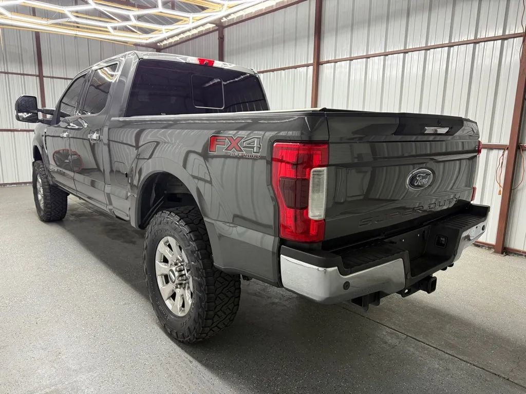 Used 2017 Ford F250 Lariat w/ Chrome Package image 4