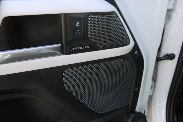 Used 2024 Land Rover Defender 110 S image 16