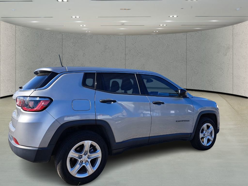 Used 2023 Jeep Compass Sport image 5