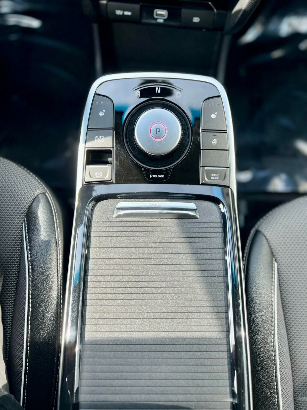 Used 2022 Kia Niro EX w/ Cold Weather Package FWD image 28