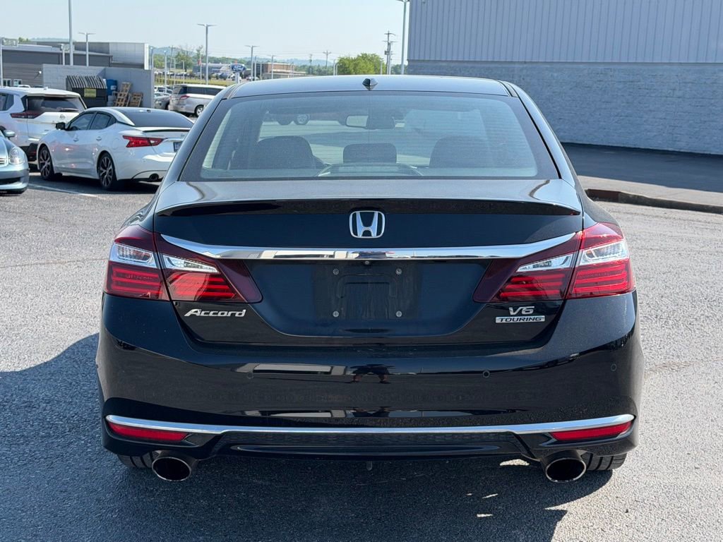 Used 2017 Honda Accord Touring image 6