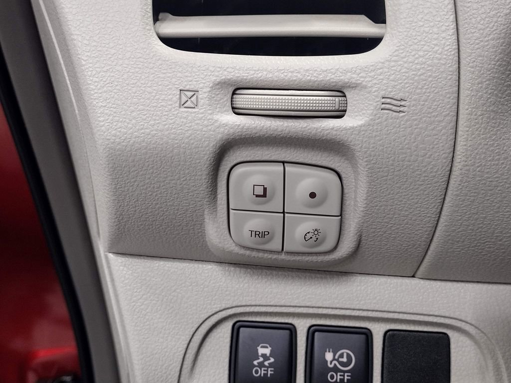 Used 2011 Nissan Leaf SL FWD image 22