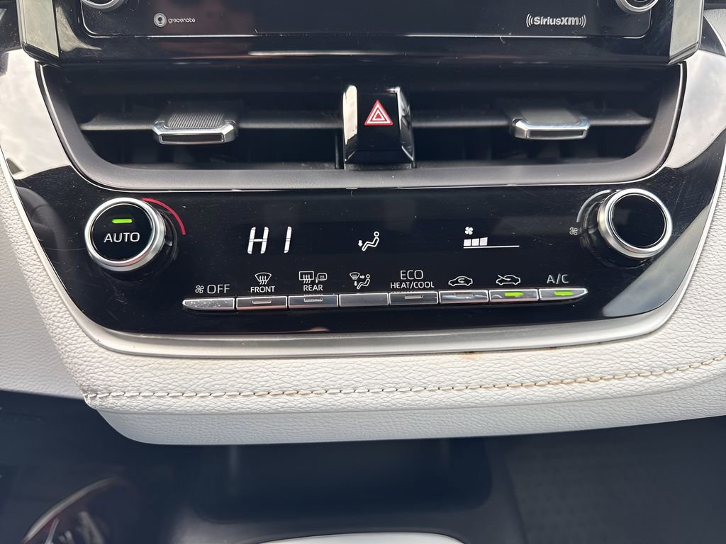 Used 2022 Toyota Corolla SE image 17
