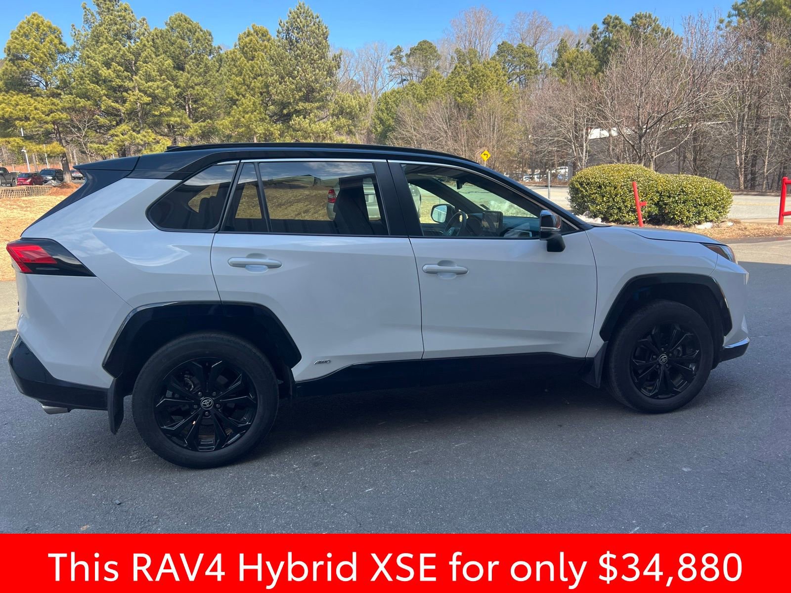 Used 2024 Toyota RAV4 XSE image 32