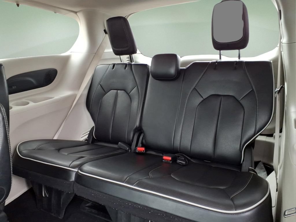Used 2024 Chrysler Pacifica Limited FWD image 20