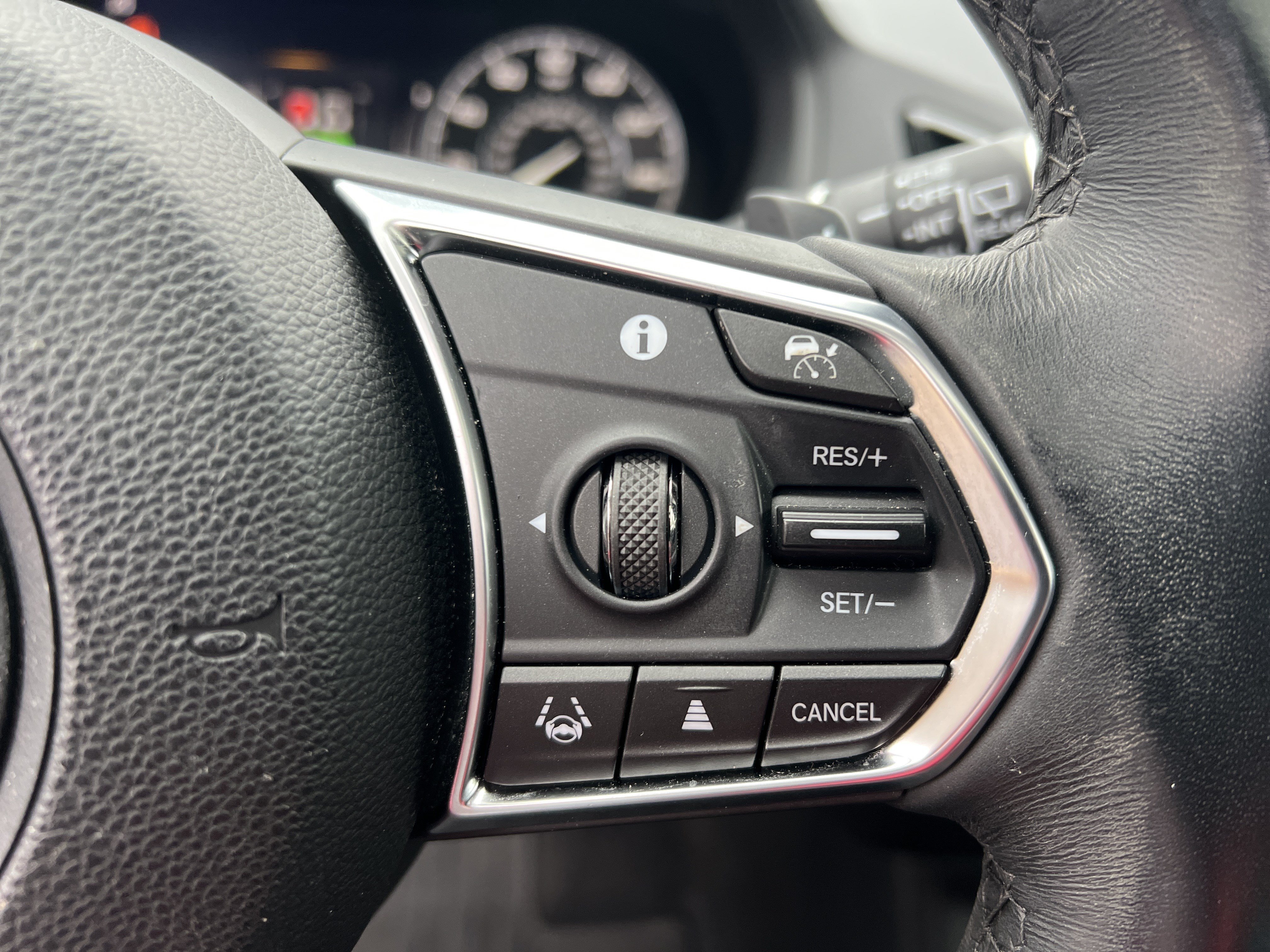 Used 2022 Acura RDX w/ Technology Package FWD image 35