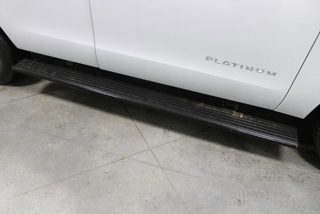 Used 2025 Ford Expedition Platinum image 12