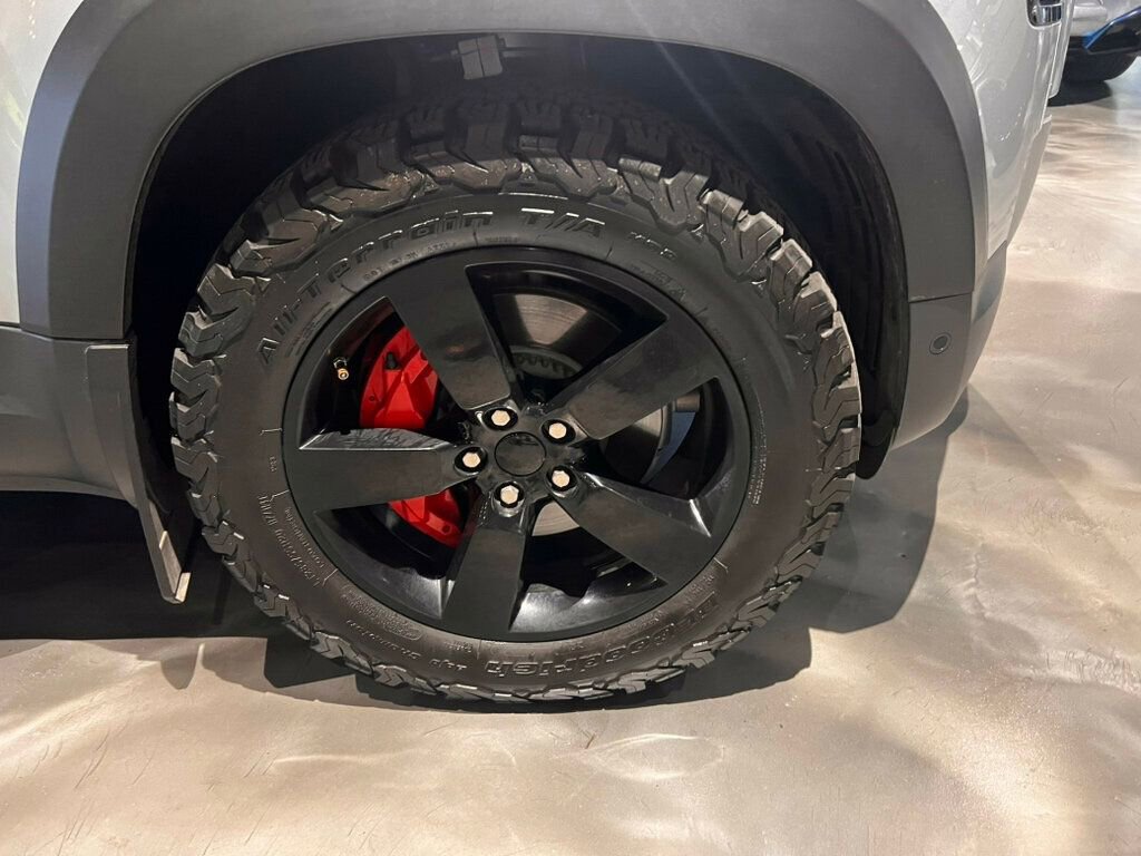Used 2020 Land Rover Defender 110 First Edition AWD/4WD image 12