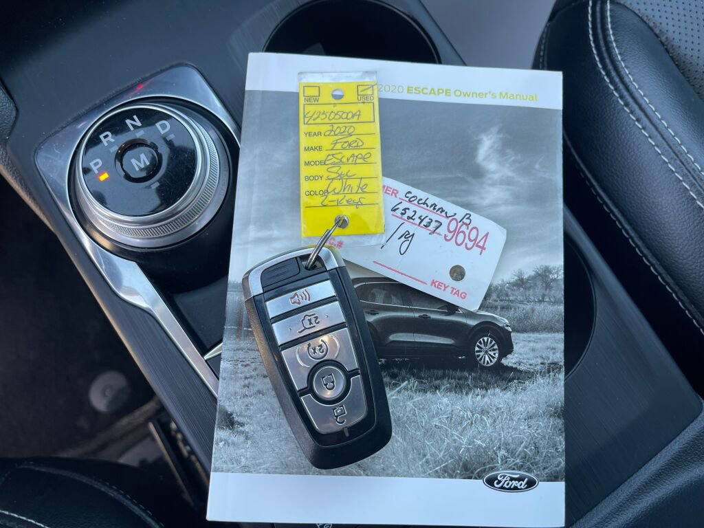 Used 2020 Ford Escape SEL image 4