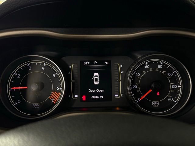 Used 2015 Jeep Cherokee Latitude w/ Comfort/Convenience Group image 24