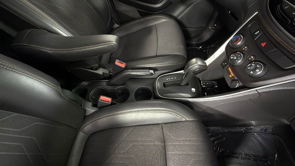 Certified 2021 Chevrolet Trax LT w/ Sport Edition image 34