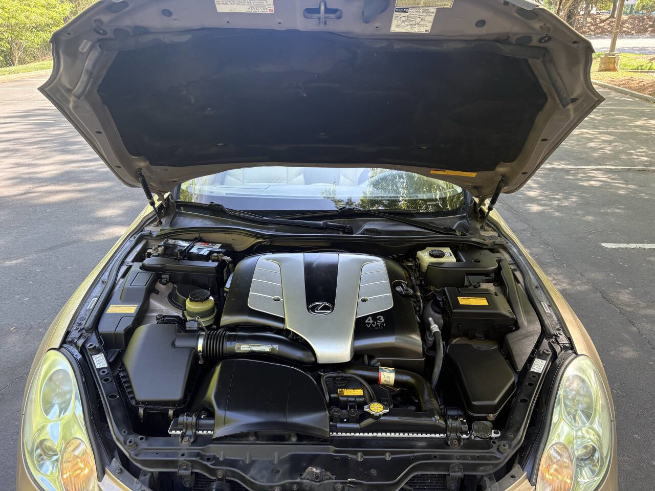 Used 2004 Lexus SC 430 Convertible image 9