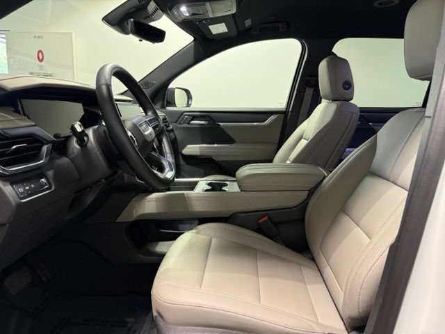 Used 2026 GMC Acadia Elevation w/ Elevation Premium Package FWD image 14