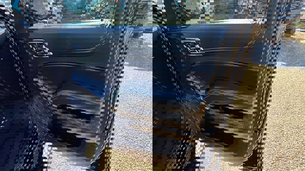 Used 2018 GMC Yukon Denali w/ Denali Ultimate Package image 17