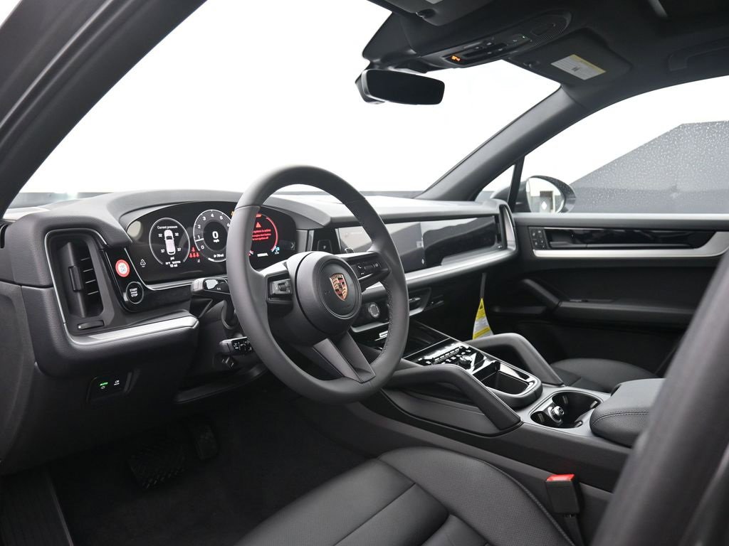 Certified 2025 Porsche Cayenne image 6