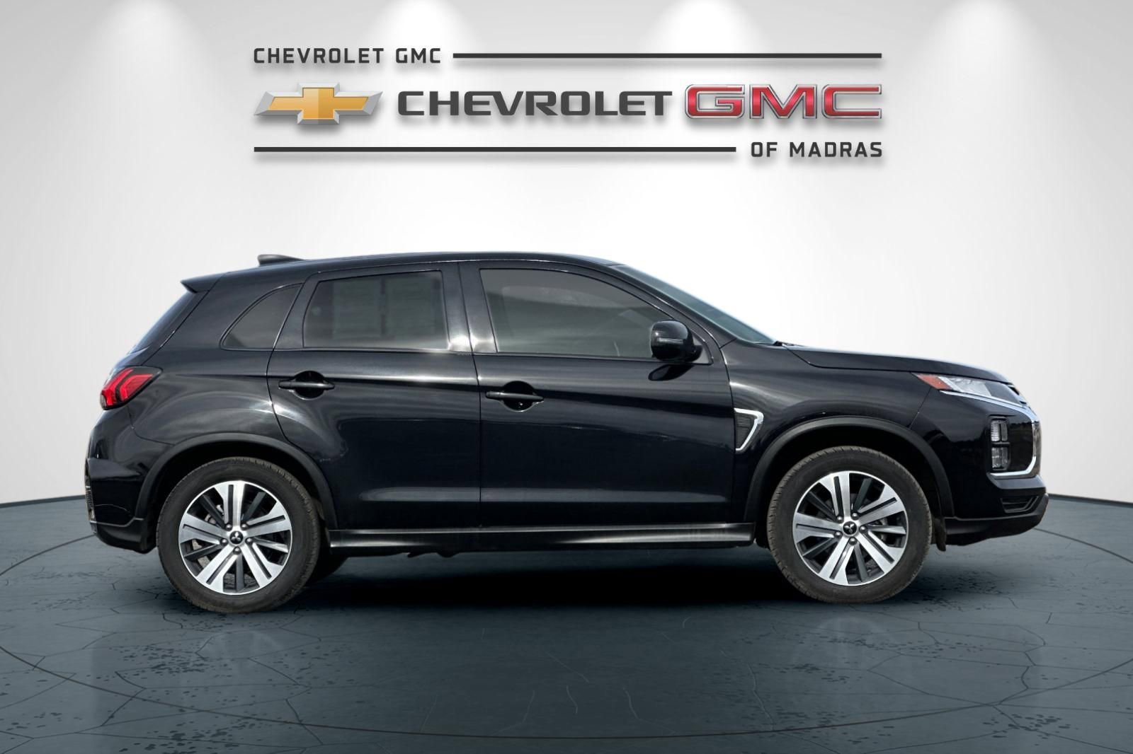 Used 2024 Mitsubishi Outlander Sport SE image 2