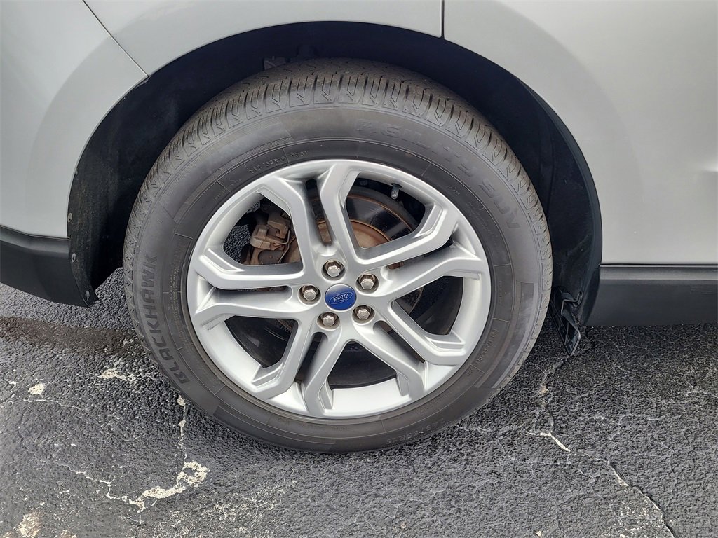 Used 2017 Ford Edge Titanium image 5