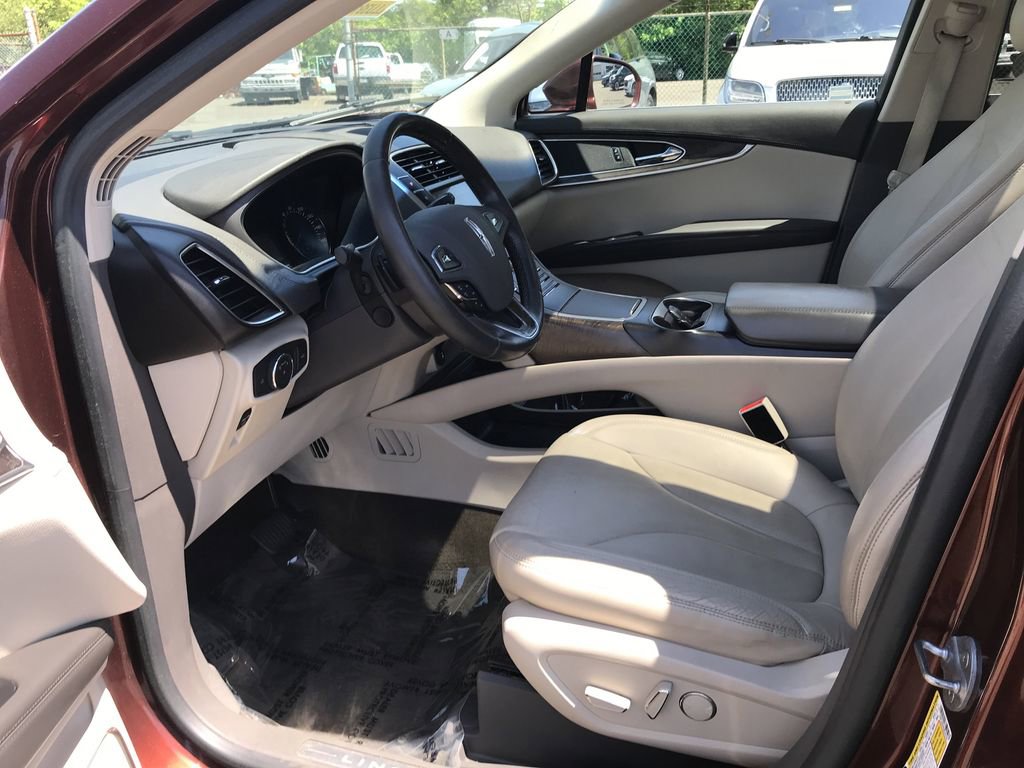 Used 2016 Lincoln MKX Reserve w/ Climate Package AWD/4WD image 11