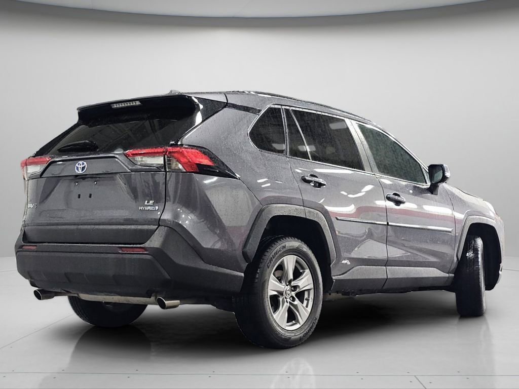 Used 2024 Toyota RAV4 LE AWD/4WD image 23
