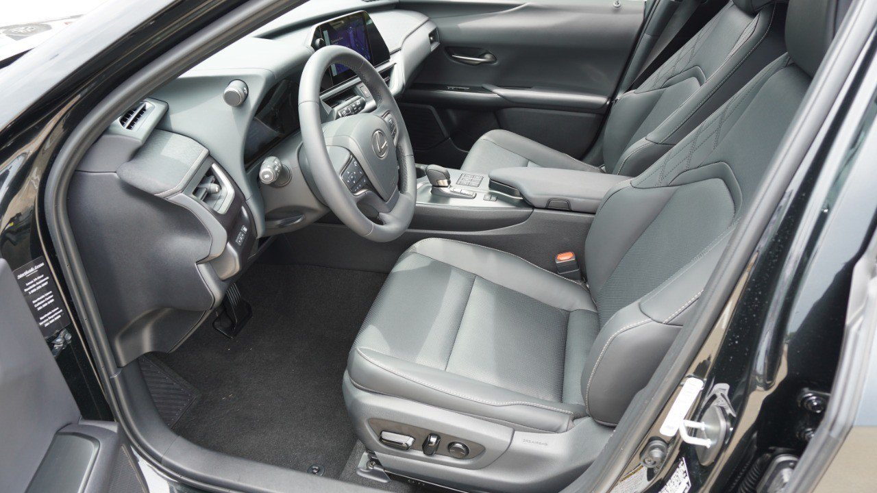 Certified 2026 Lexus UX 300h FWD w/ Accessory Package (2T) image 13