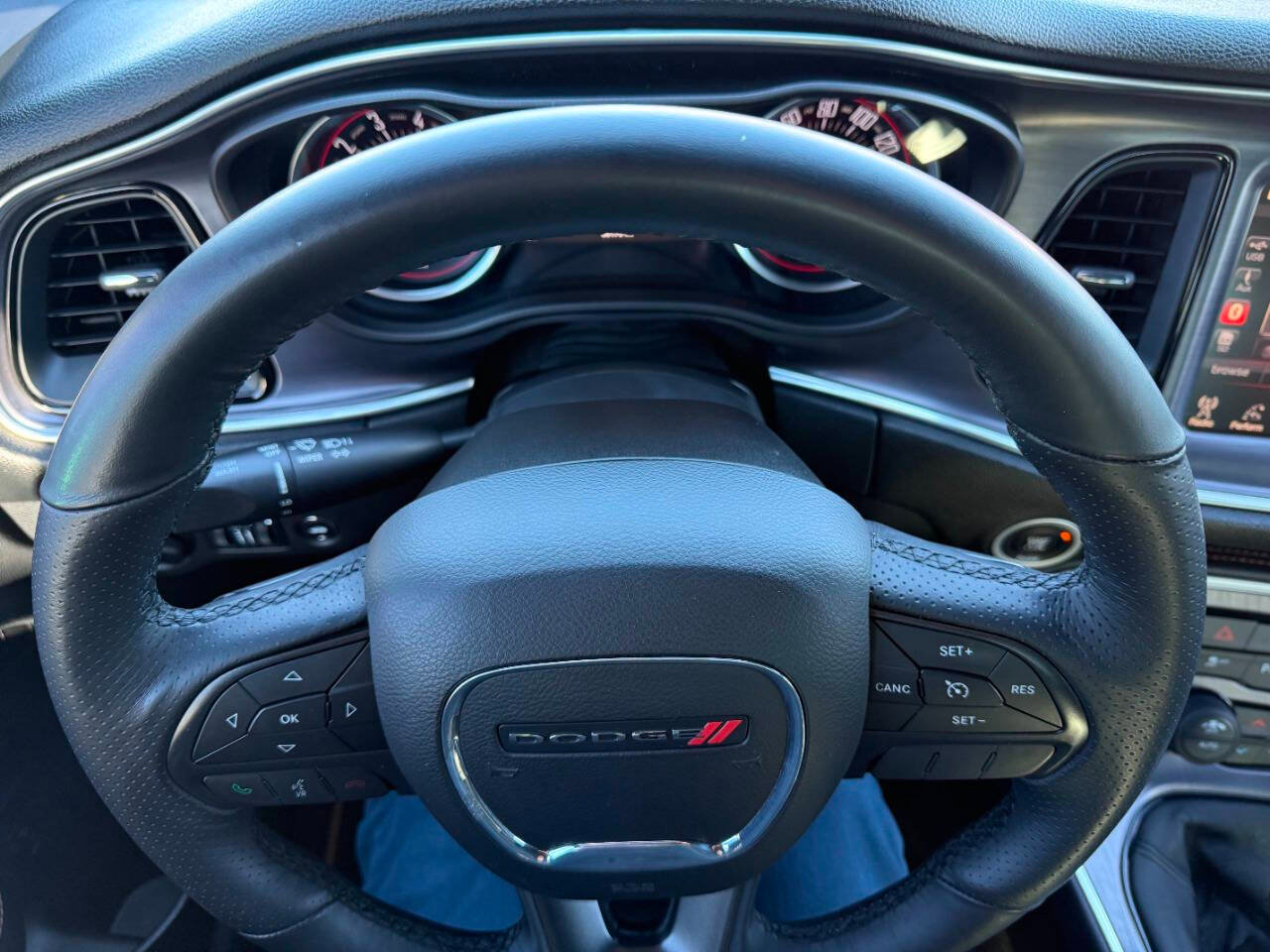 Used 2015 Dodge Challenger R/T Plus image 21