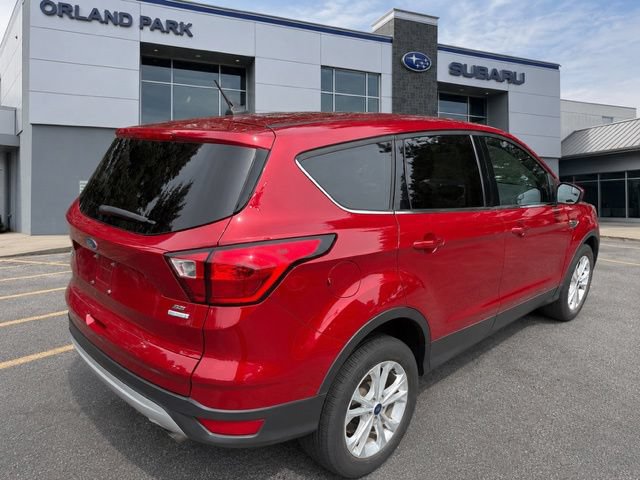 Used 2019 Ford Escape SE FWD image 3