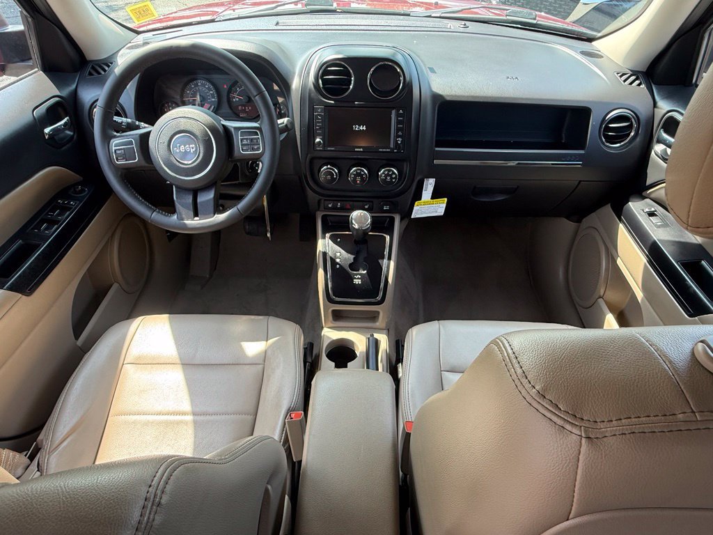 Used 2016 Jeep Patriot High Altitude AWD/4WD image 25