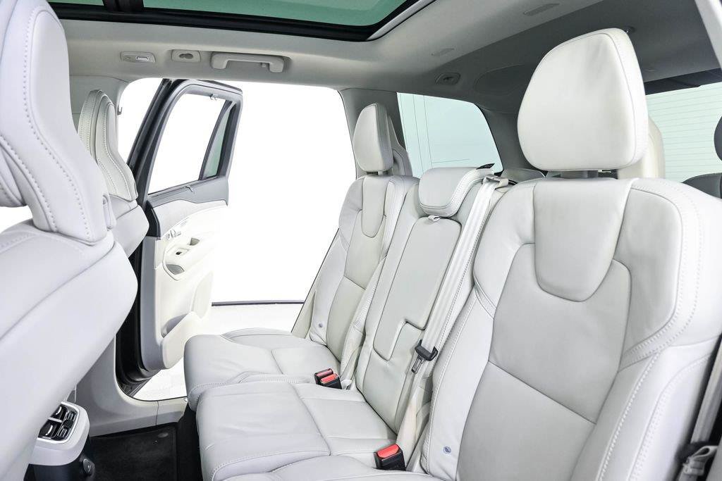 Certified 2025 Volvo XC90 T8 Ultra w/ Protection Package Premier AWD/4WD image 23