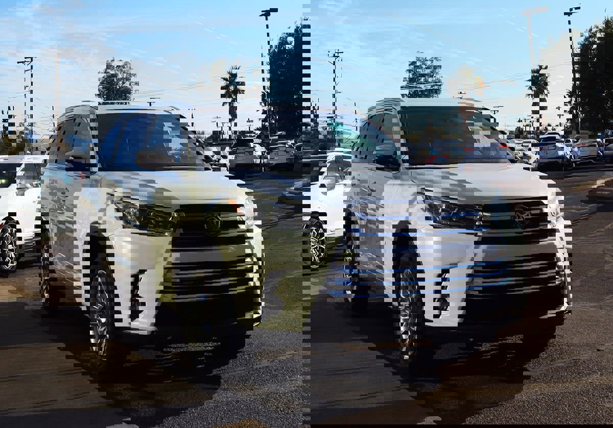 Used 2019 Toyota Highlander Limited image 14