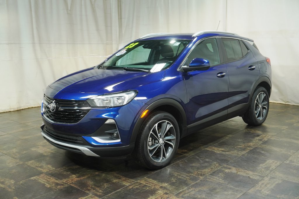 Used 2023 Buick Encore GX Select w/ Safety Package II AWD/4WD image 2