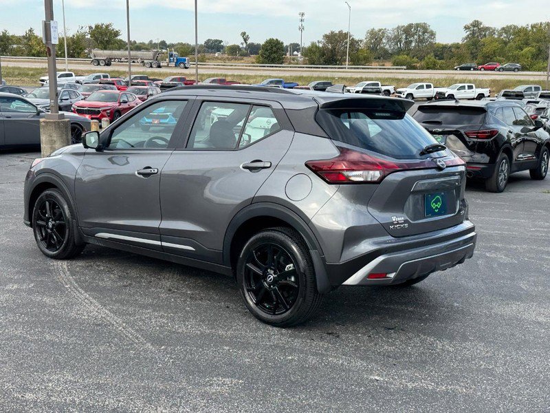 Used 2024 Nissan Kicks SR image 3