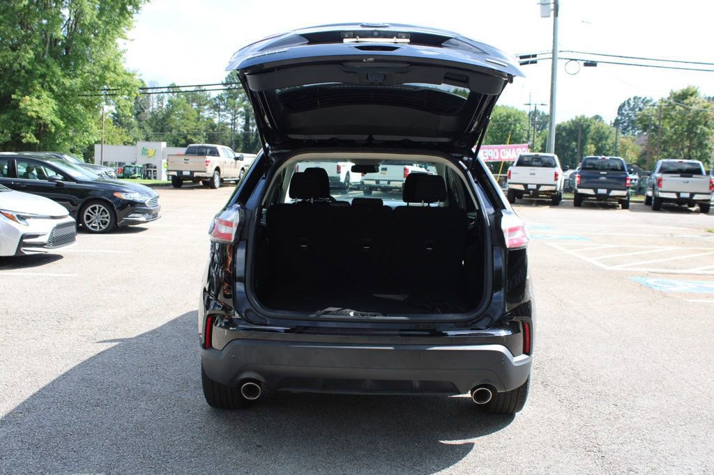 Used 2020 Ford Edge SE image 7