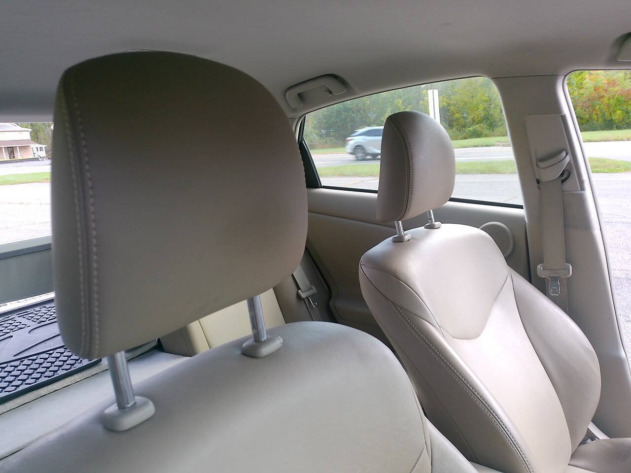 Used 2013 Toyota Prius Five FWD image 22