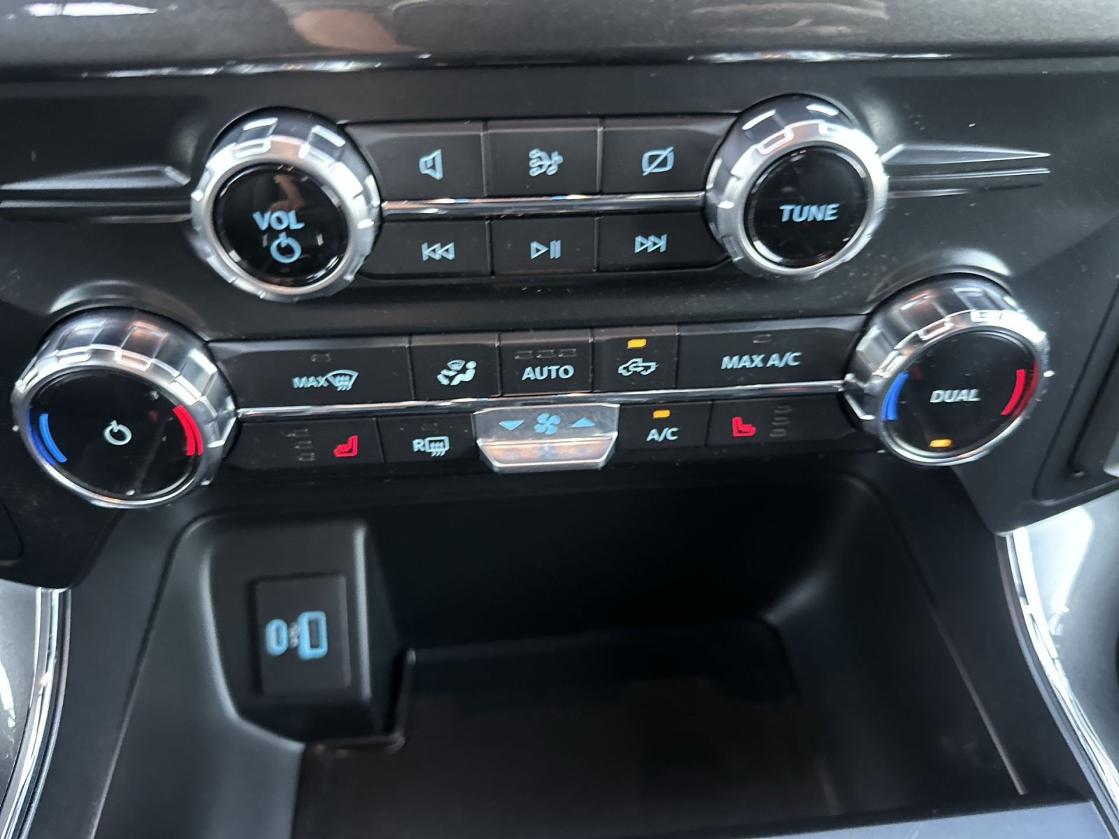 Used 2022 Ford F150 XLT w/ Equipment Group 302A High AWD/4WD image 22