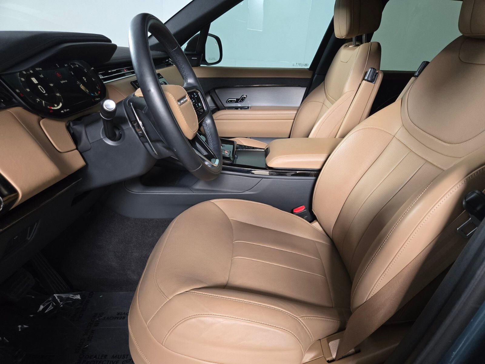 Used 2025 Land Rover Range Rover Sport SE image 12