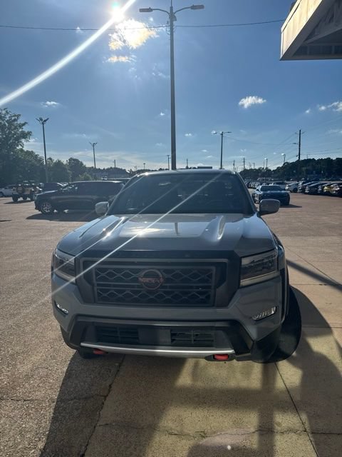 Used 2024 Nissan Frontier Pro-X RWD image 3