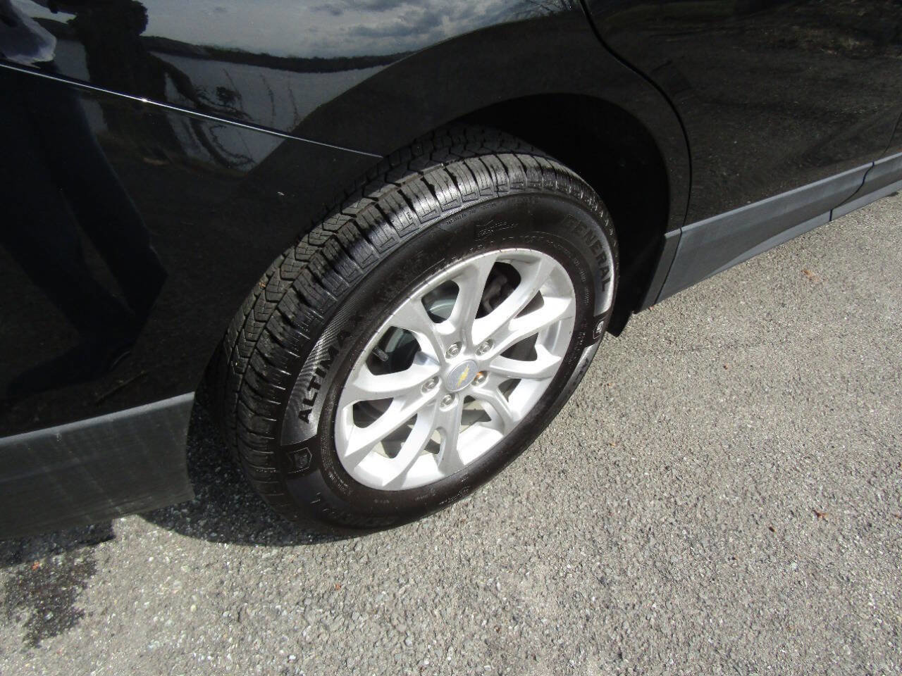 Used 2021 Chevrolet Equinox LS AWD/4WD image 32