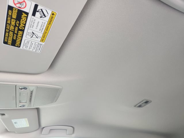 New 2025 Nissan Kicks SR FWD image 22