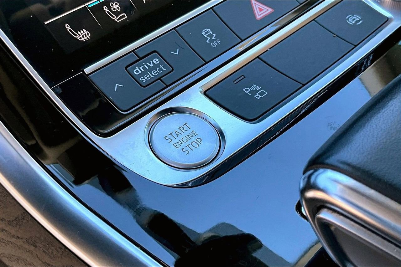 Used 2020 Audi Q8 Premium Plus w/ Premium Plus Package image 28