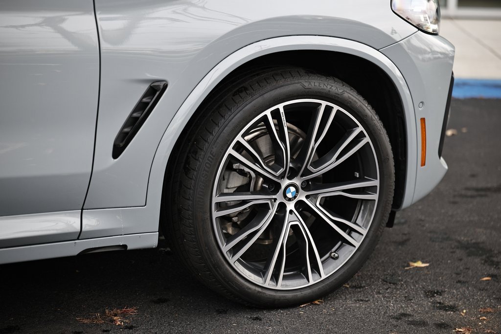 Used 2025 BMW X4 xDrive30i w/ Premium Package image 5