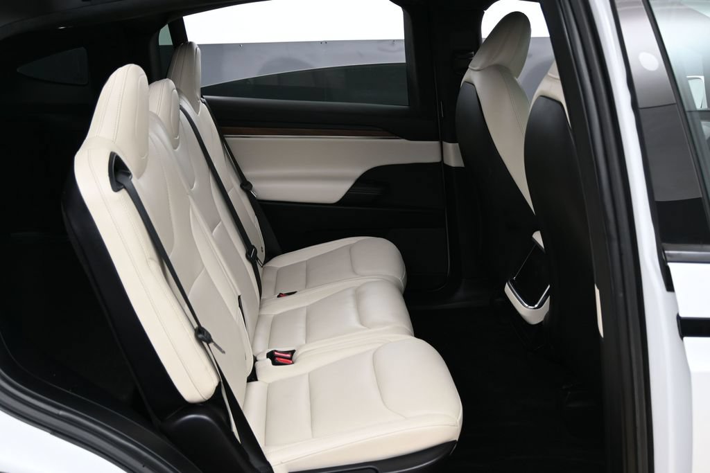 Used 2023 Tesla Model X AWD/4WD image 39
