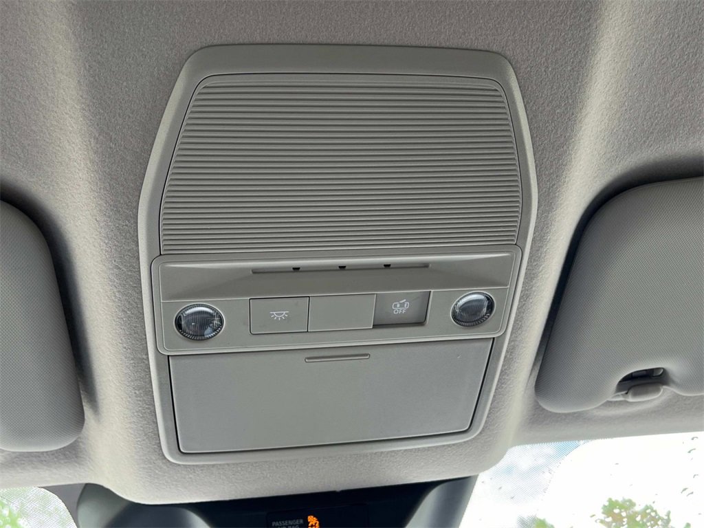 New 2025 Nissan Kicks SR image 30