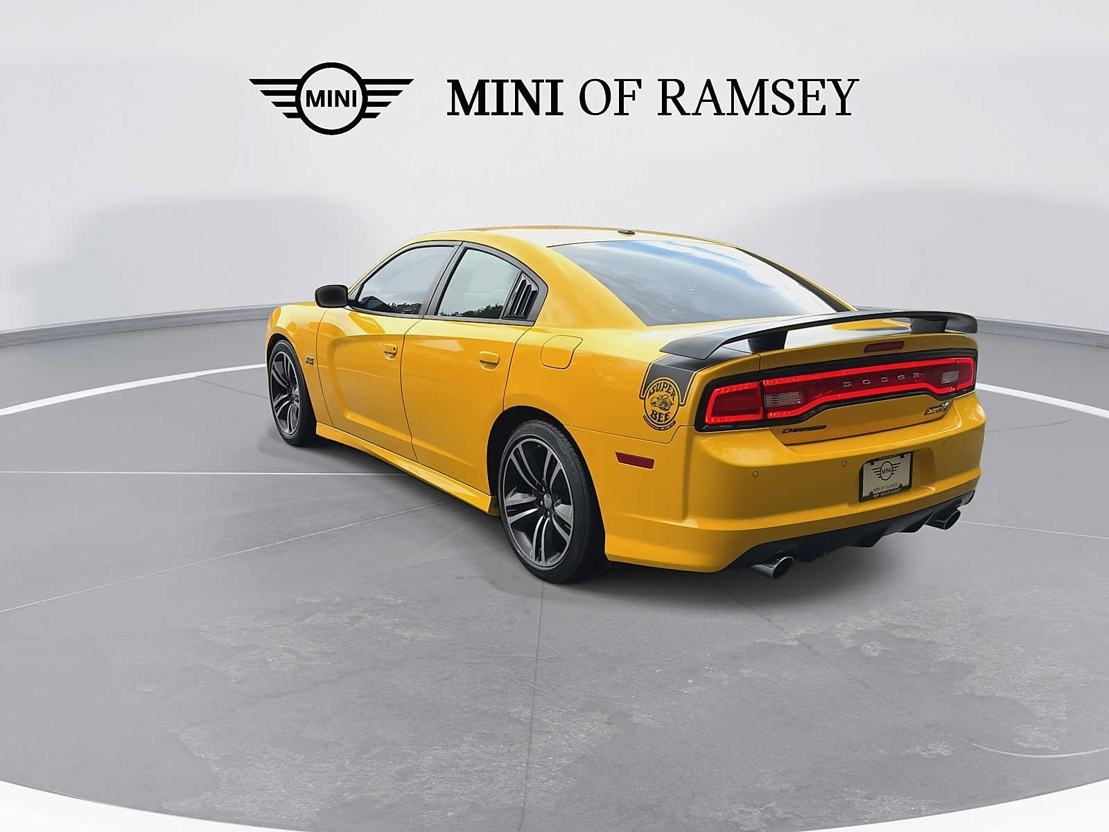 Used 2012 Dodge Charger SRT8 Super Bee w/ Driver Convenience Group II RWD image 7