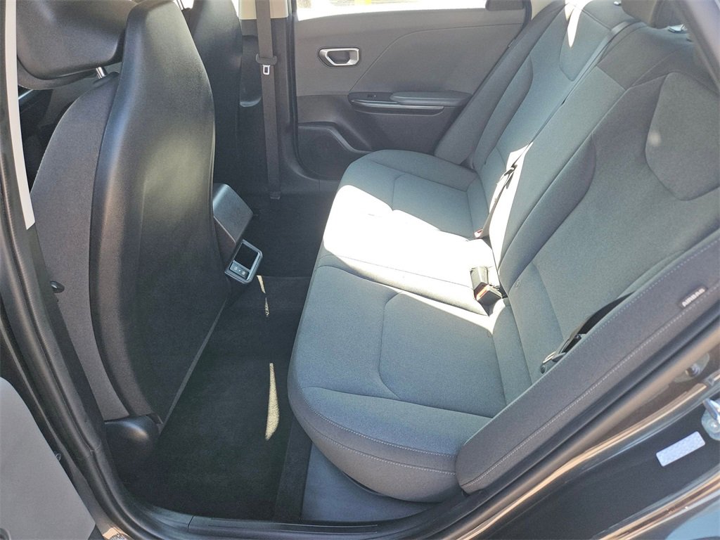 Used 2025 Kia K4 LXS image 26