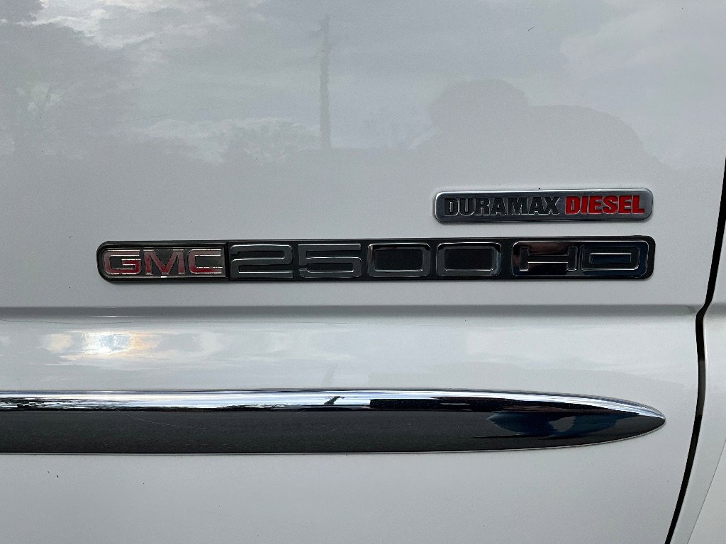 Used 2005 GMC Sierra 2500 SLT w/ Heavy-Duty Power Package image 24